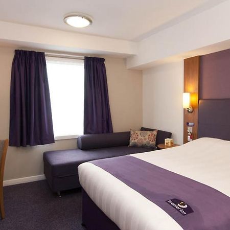 Premier Inn London Hampstead Exterior foto