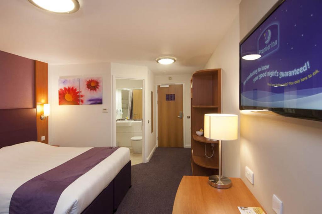 Premier Inn London Hampstead Exterior foto