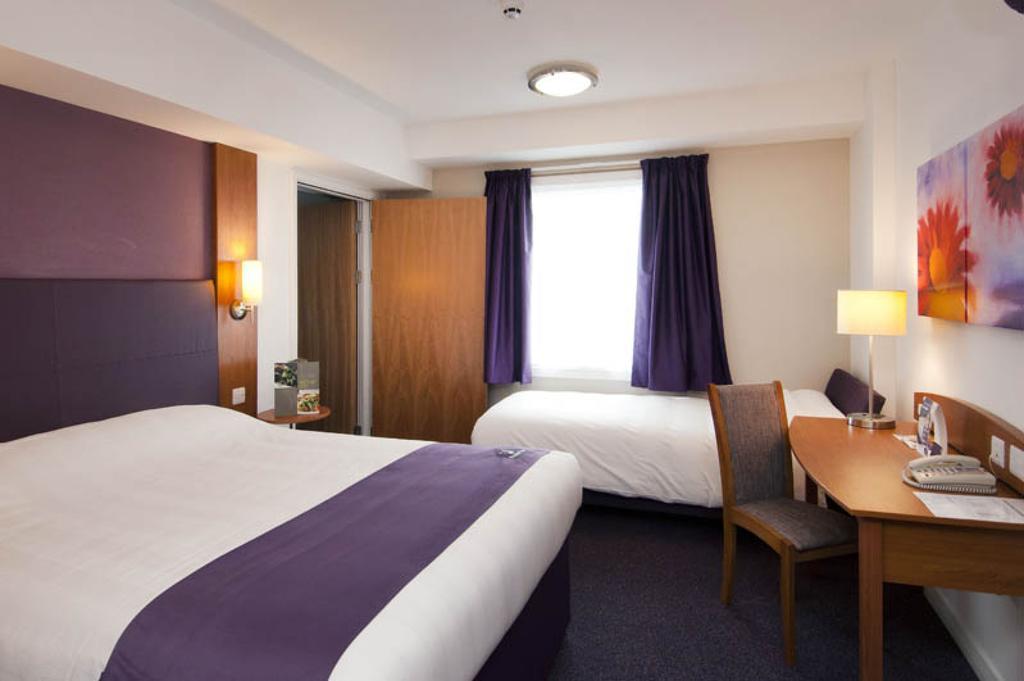 Premier Inn London Hampstead Exterior foto